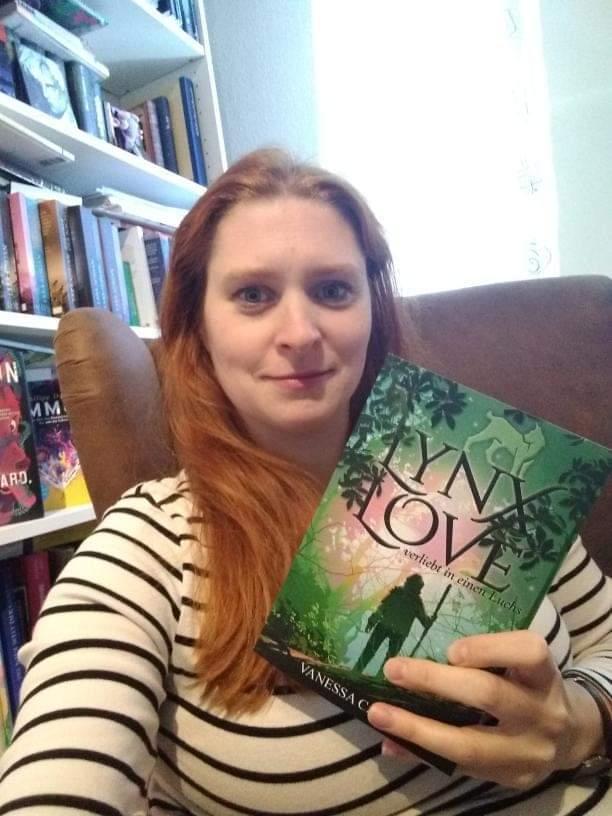 Die Autorin Vanessa Carduie mit ihrem Roman Lynx Love